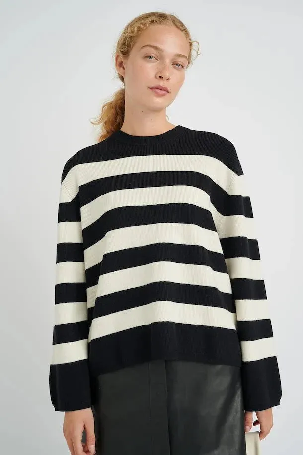 INW30108076 Abigail Pullover