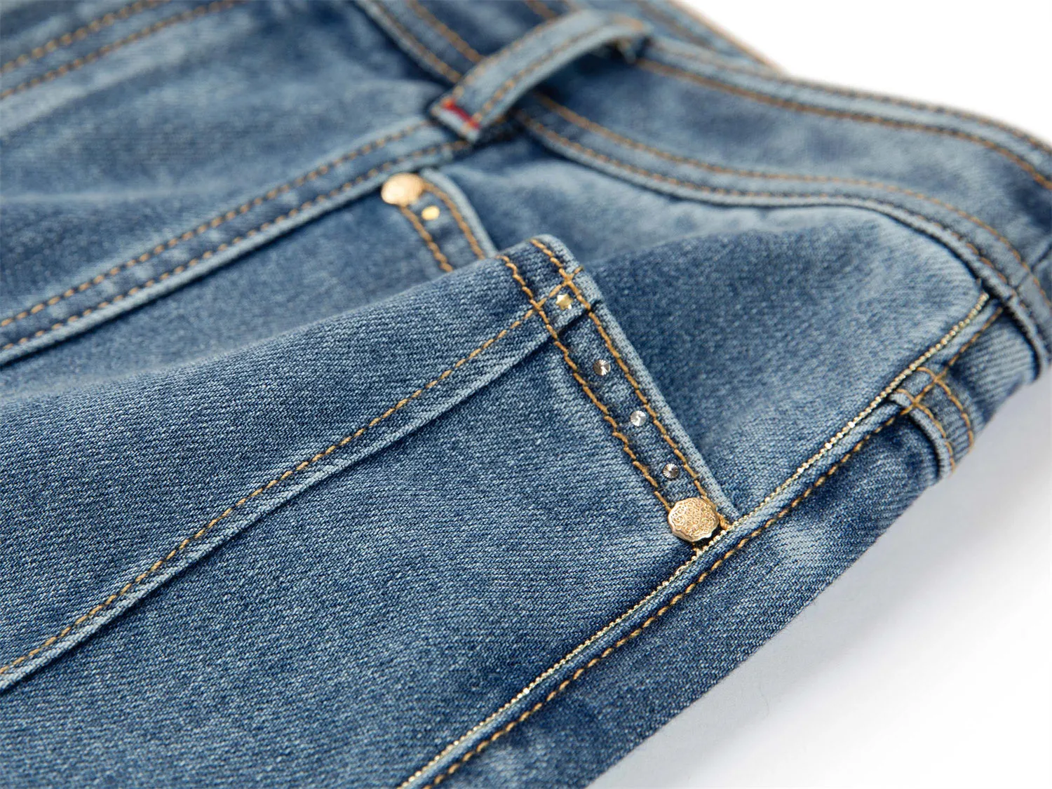 YAYING High-Waisted Wide-Leg Jeans